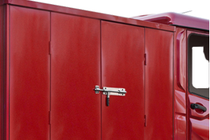Dettaglio delle porte di accesso al box di un triciclo da lavoro CargoJP-b